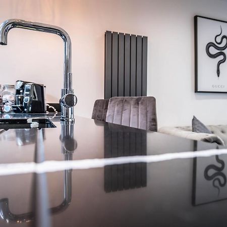 Luxury Royal Mile Boutique 2Bedroom Apartment Edimburgo Exterior foto