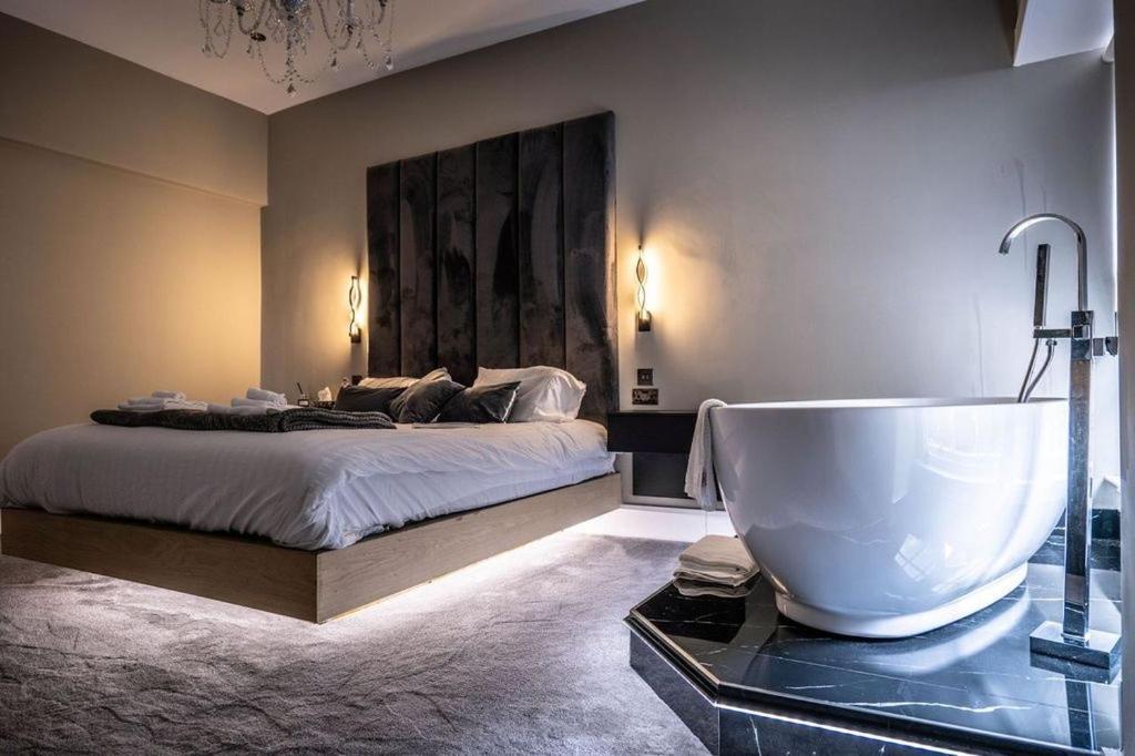 Luxury Royal Mile Boutique 2Bedroom Apartment Edimburgo Exterior foto