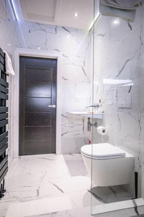 Luxury Royal Mile Boutique 2Bedroom Apartment Edimburgo Exterior foto
